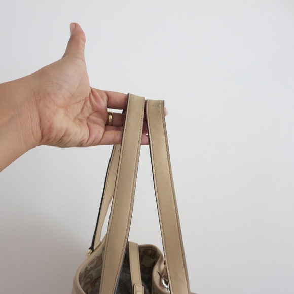 🥥 Vintage Beige Gucci Abbey Bag 🥥 - Picture 3 of 13